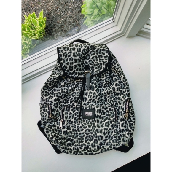 🌿PINK VS Cheetah Backpack - Picture 2 of 9